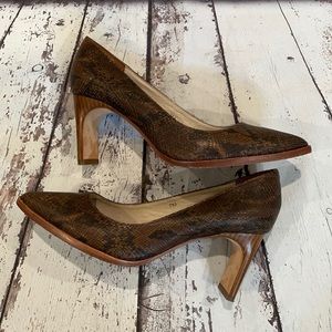 Host Pick!! Matt Bernson snakeskin heels, sz 7